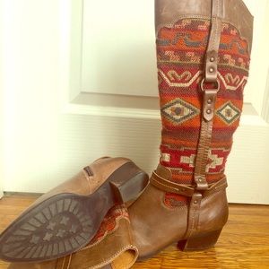 Southern boots embroidered on sides